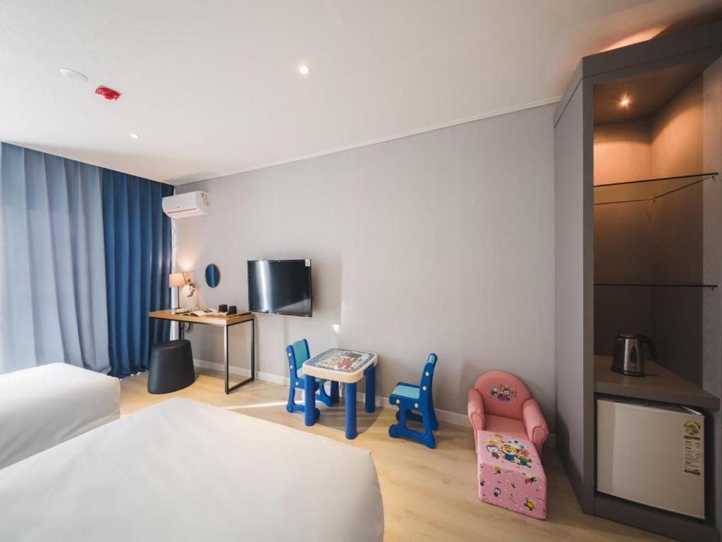 Sallys Jeju Hotel Extérieur photo